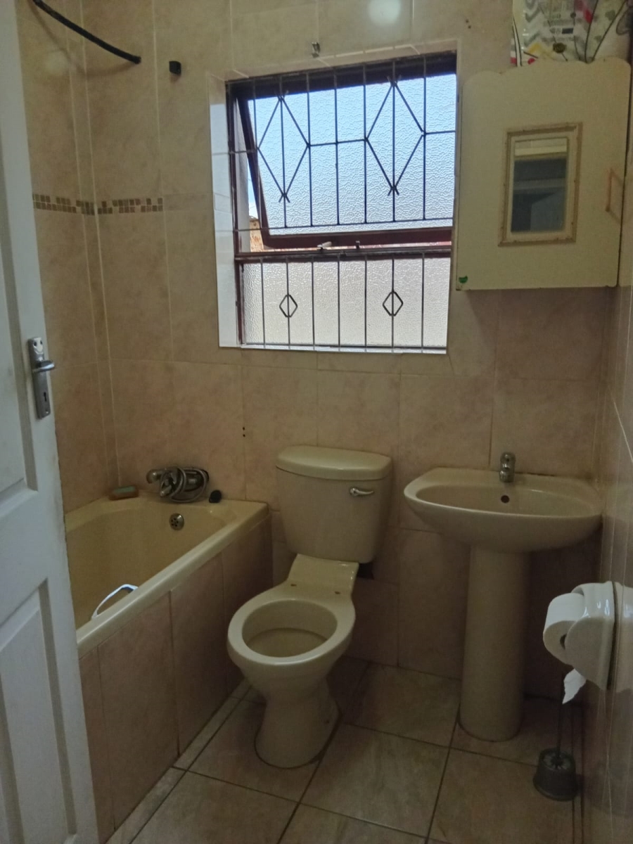 2 Bedroom Property for Sale in Kwa Nobuhle Eastern Cape